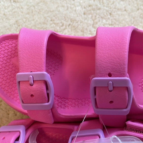 OSH KOSH B'GOSH Girls Sz 1Y NWT Pink Casual Play Sandal - Picture 11 of 11